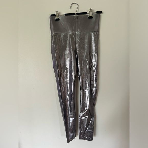 Knix X The Birds Papaya Silver Faux Leather Leggings Size Medium - Picture 2 of 7